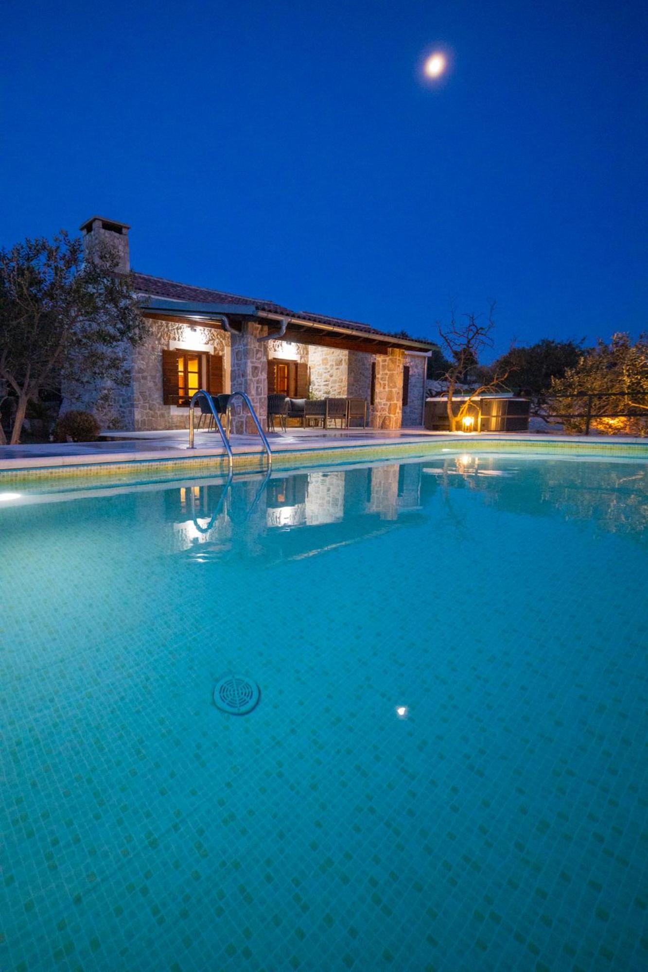 דראגה Holiday Home Svemir מראה חיצוני תמונה